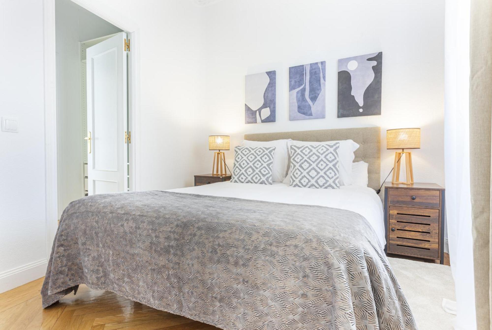 Apartamento Santa Ana Place En מדריד מראה חיצוני תמונה